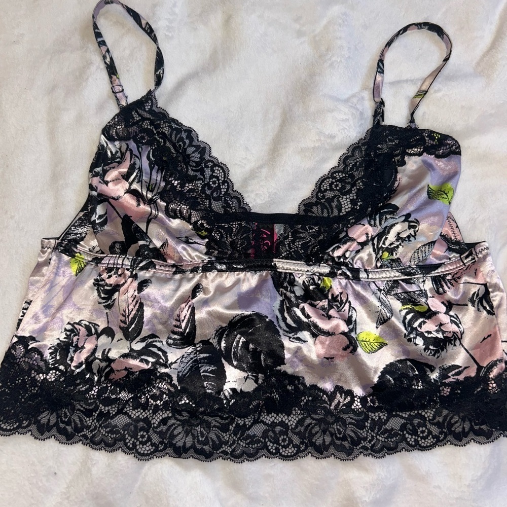 LA SENZA SATIN LACE FLORAL PASTEL PURPLE TOP